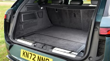 Range rover store sport cargo space